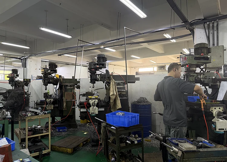 Servizio di lavorazione CNC a 5 assi